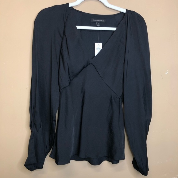 Banana Republic Silky Black Blouse Size XS NWT - Picture 1 of 6